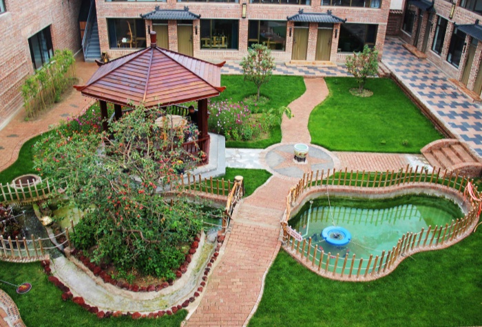 燕歸成畫，你來成詩；燕歸成畫，你來成歌……